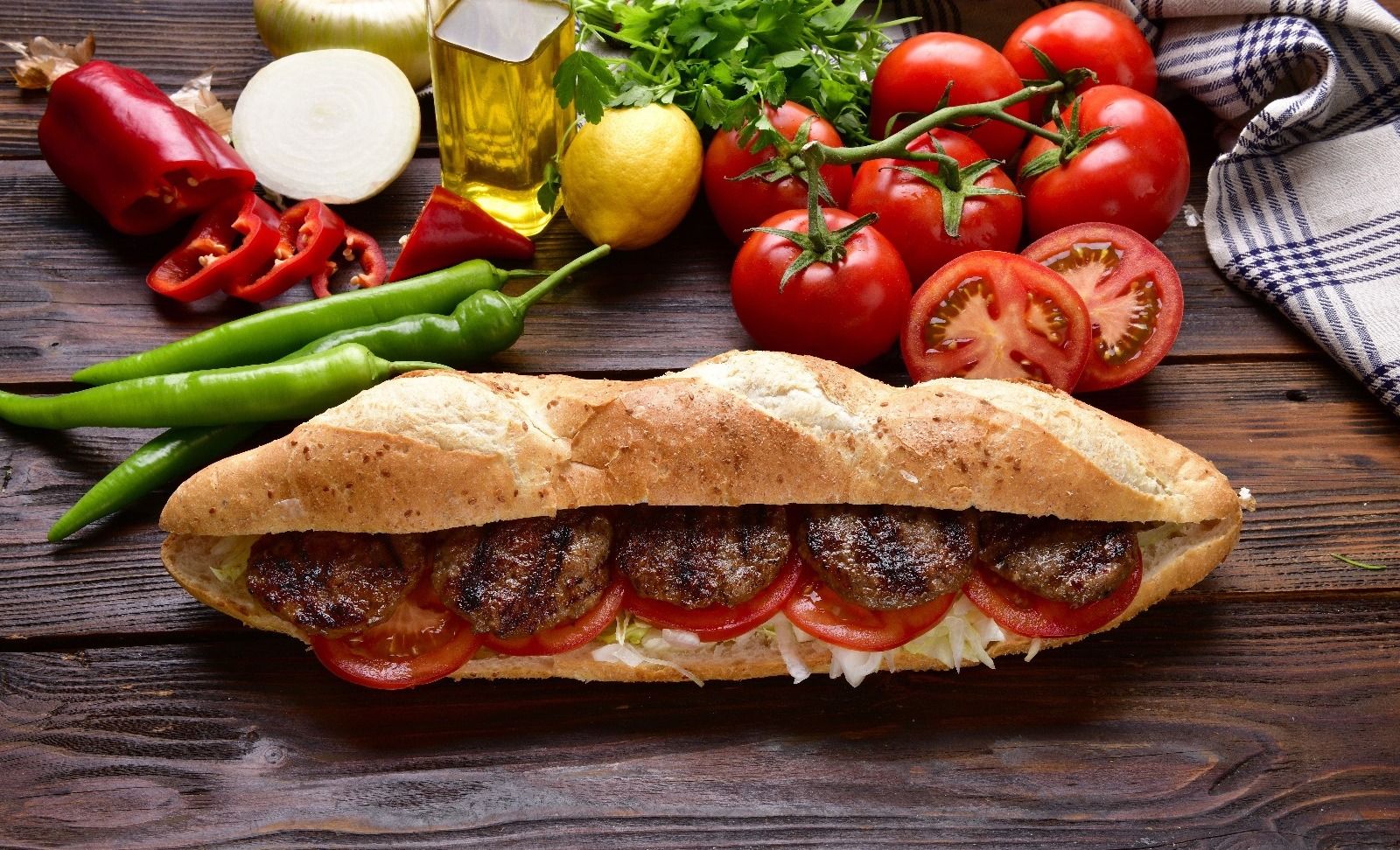 TAM EKMEK KÖFTE